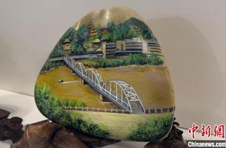 500多方黄河石画在兰州展出，丝路美景以石为媒