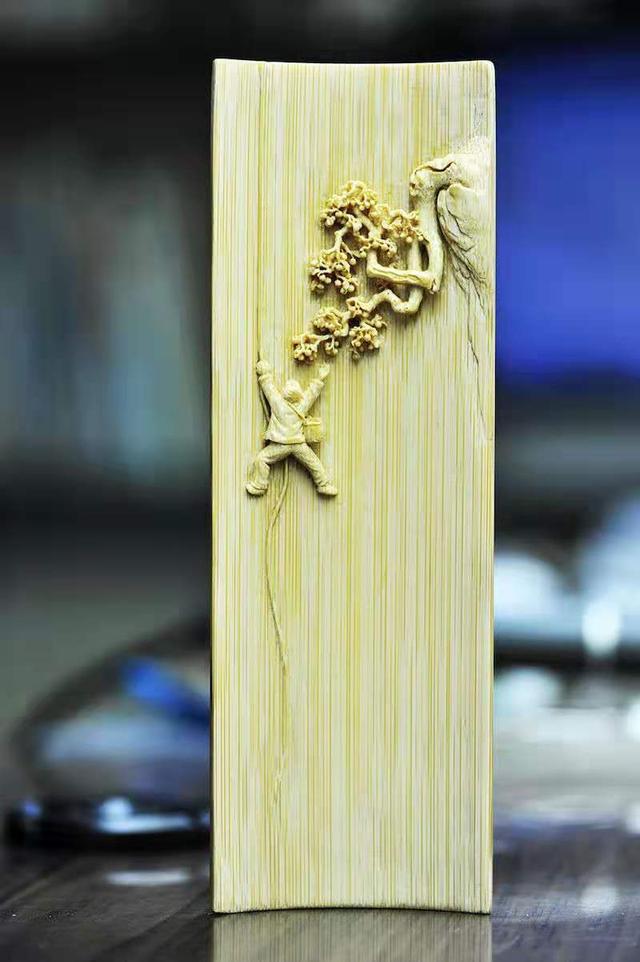 中国最顶尖级核雕艺术大师秋人竹雕写意系列作品请您欣赏。