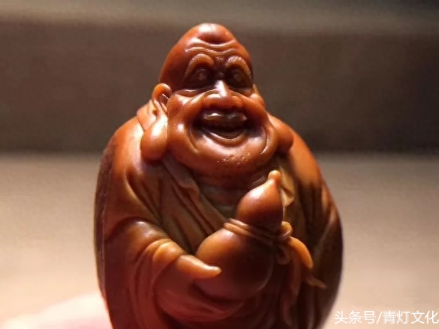 第一次见这么大的橄榄核雕！